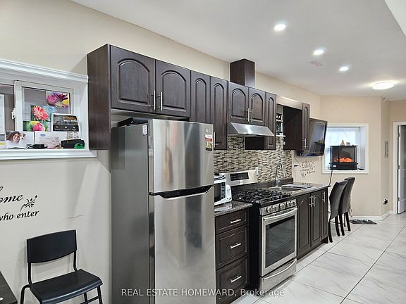 2nd image of 141 Coxwell Ave