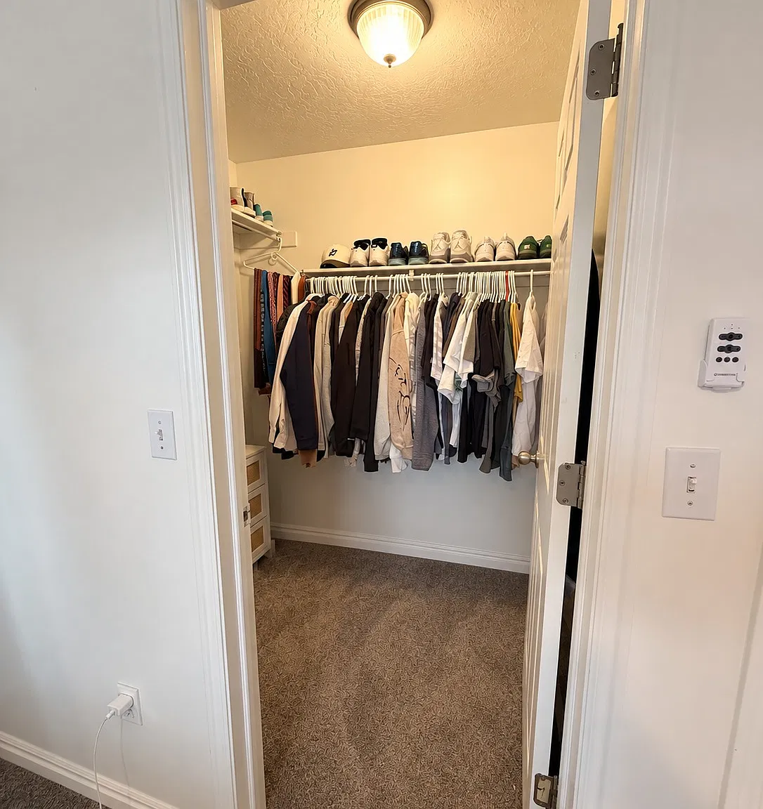 4 bed, 3.5 bath, 2200 sqft, $2,400 — Photo 4