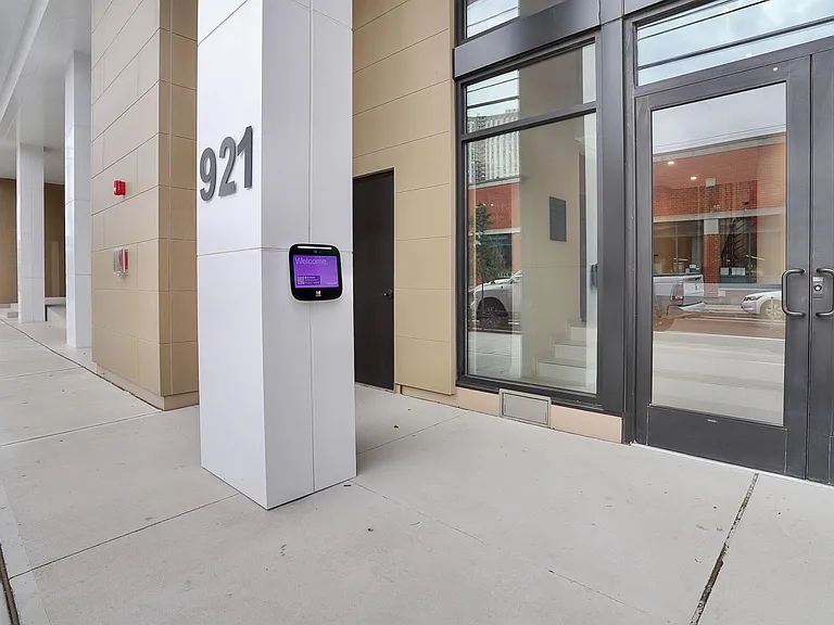 931 Madison St #307 — Photo 6