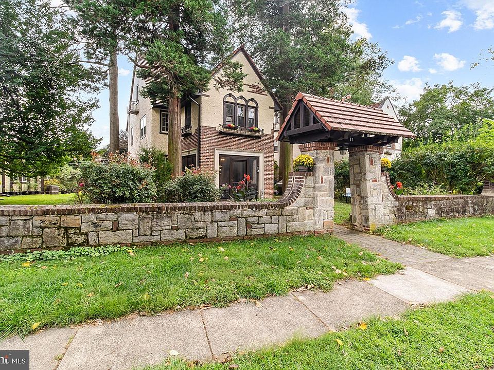 1st image of 17 Windsor Cir