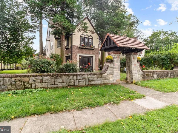 17 Windsor Cir, Springfield, PA 19064