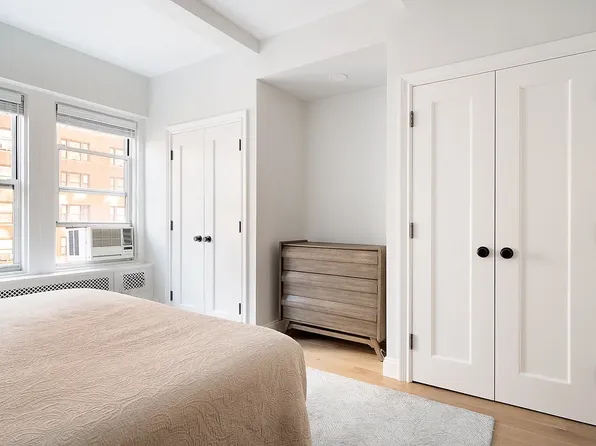 433 West 34th Street image 3 of 10