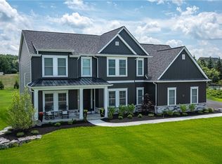 69 Woodthrush Trl, Orchard Park, NY 14127