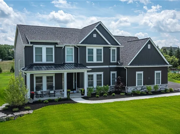 69 Woodthrush Trl, Orchard Park, NY 14127