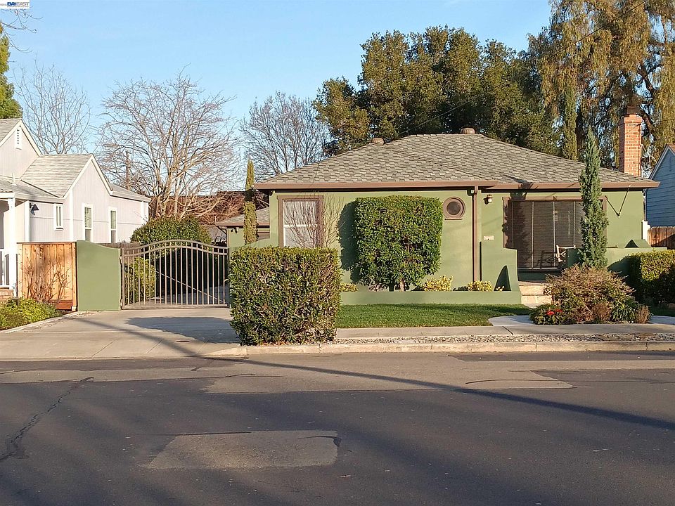 1st image of 2342 Palm Ave