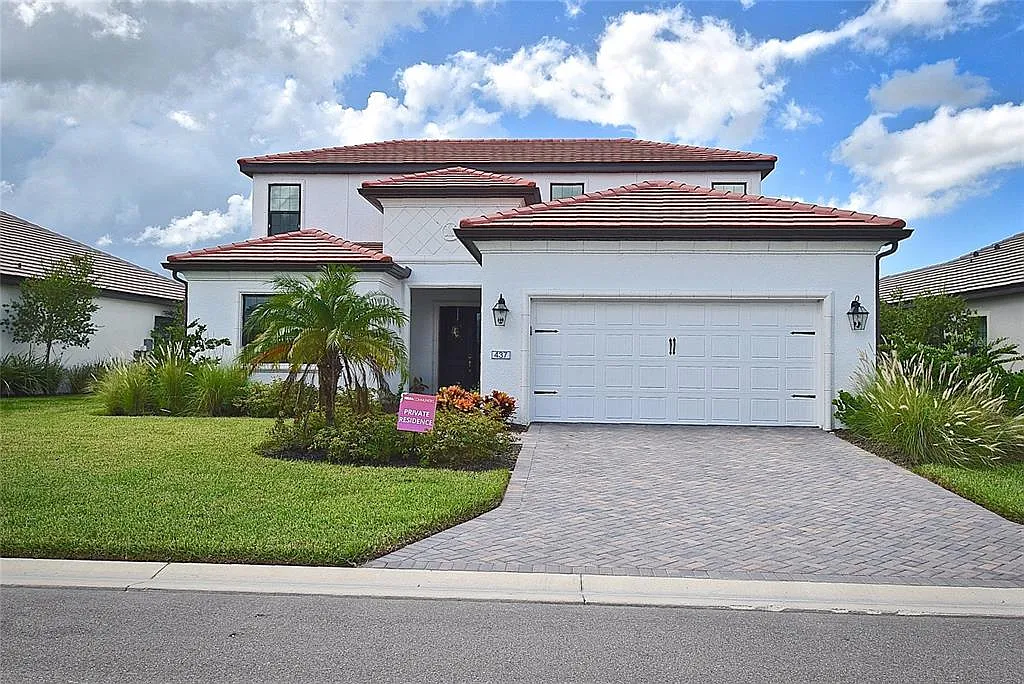 5 bed, 4.5 bath, 3393 sqft, $4,500 — Photo 1