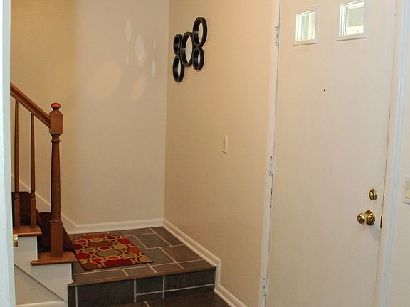2nd image of 140 Mark Ln