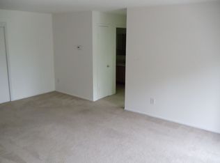 152 Overlook Ct #B, Woodbridge, NJ 07095