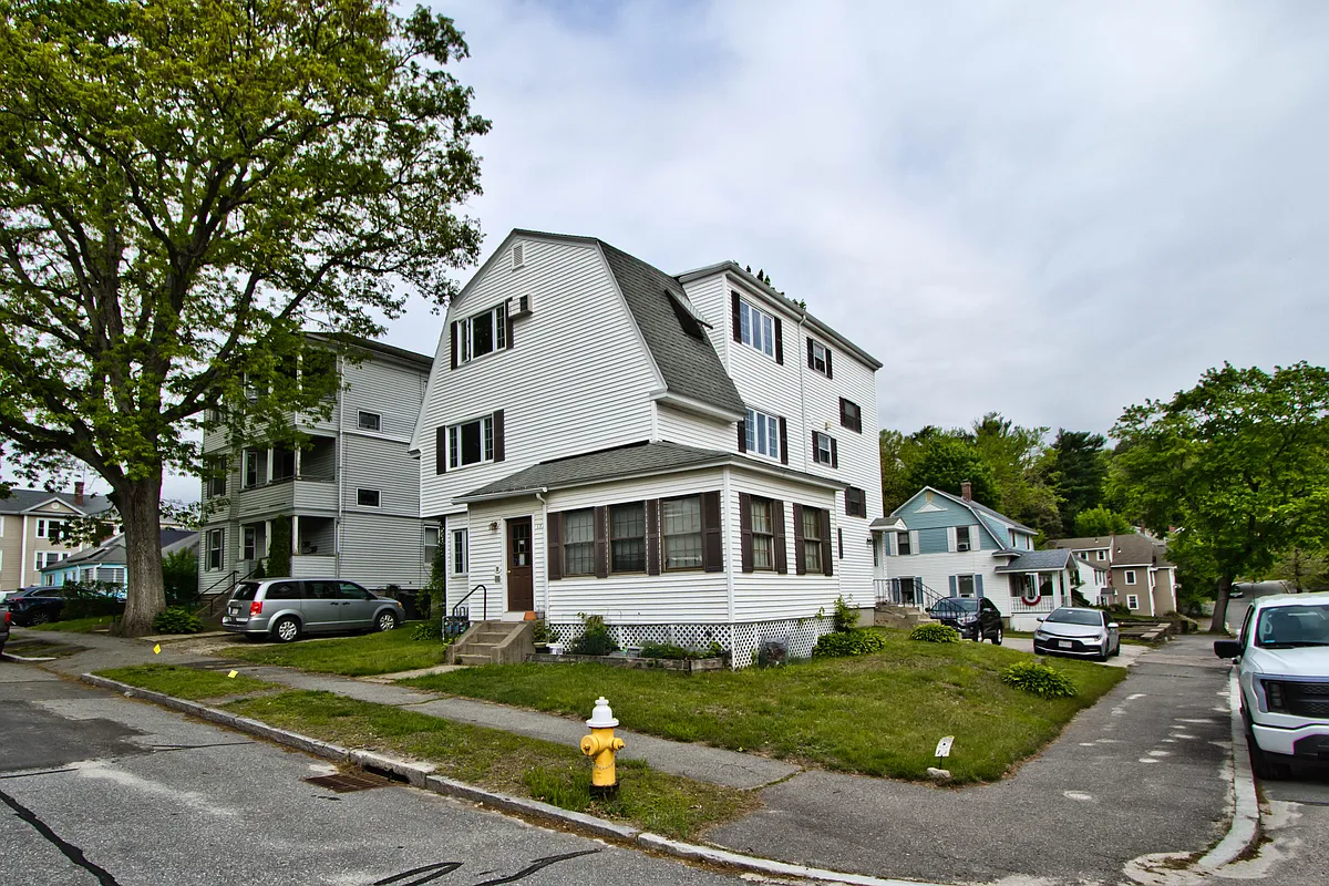 Building Photo - 137 Cohasset St #2
