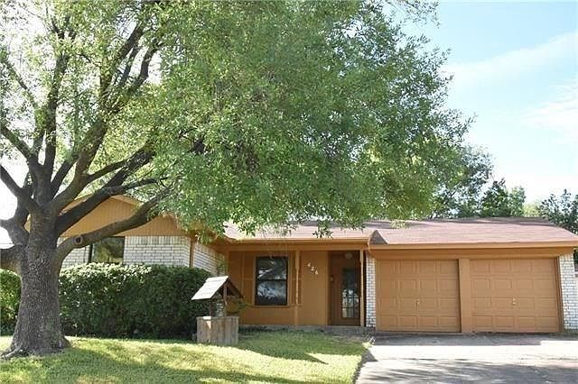 1st image of 426 Clary Dr