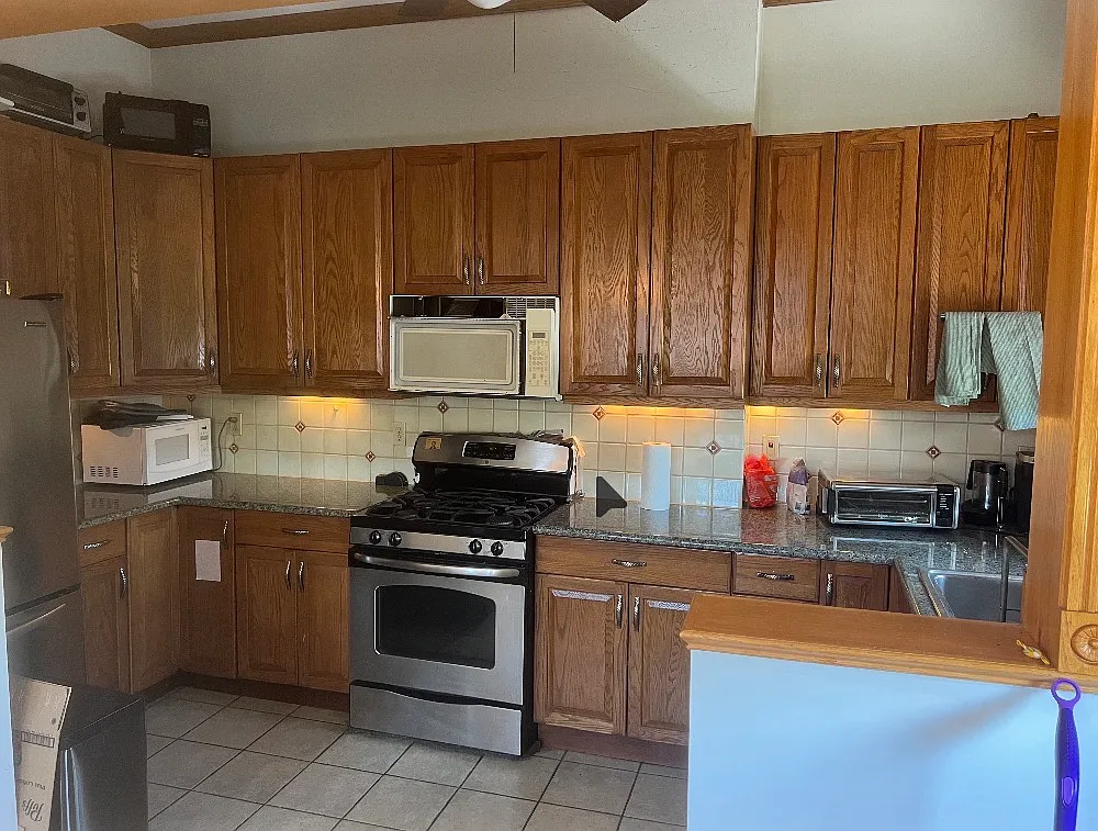 4 bed, 1.5 bath, 1307 sqft, $4,975 — Photo 1