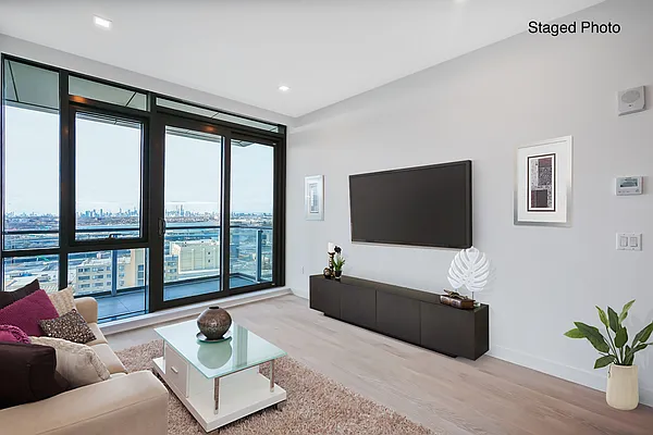 Rented by Chase Global Realty Corp | media 1