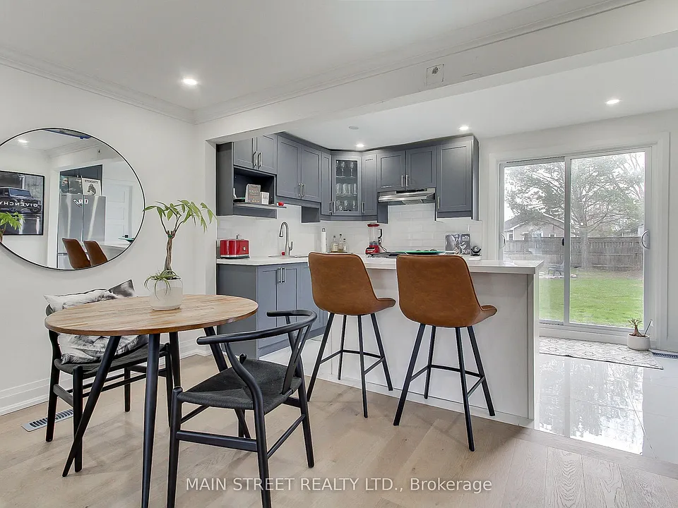 127 Woodfield Dr N