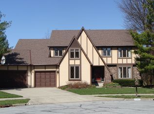 1104 Forest View Ct, Westerville, OH 43081