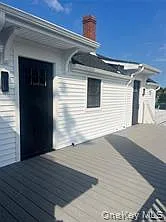 152 S Country Rd #B Photo 1
