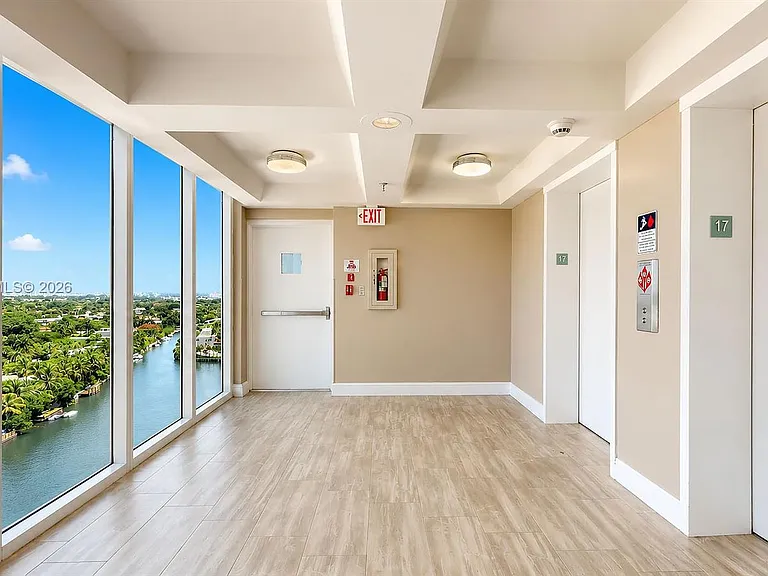 2401 Collins Ave #1709 — Photo 23
