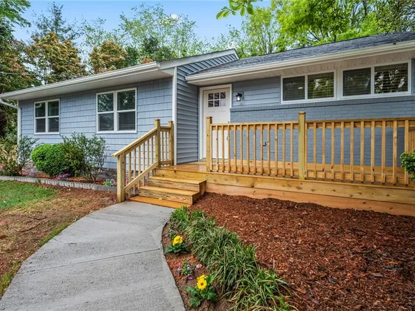 2867 Hermitage Dr, Winston Salem, NC 27103