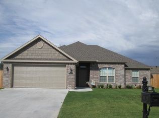 1111 Ellen Ray Ln, Centerton, AR 72719