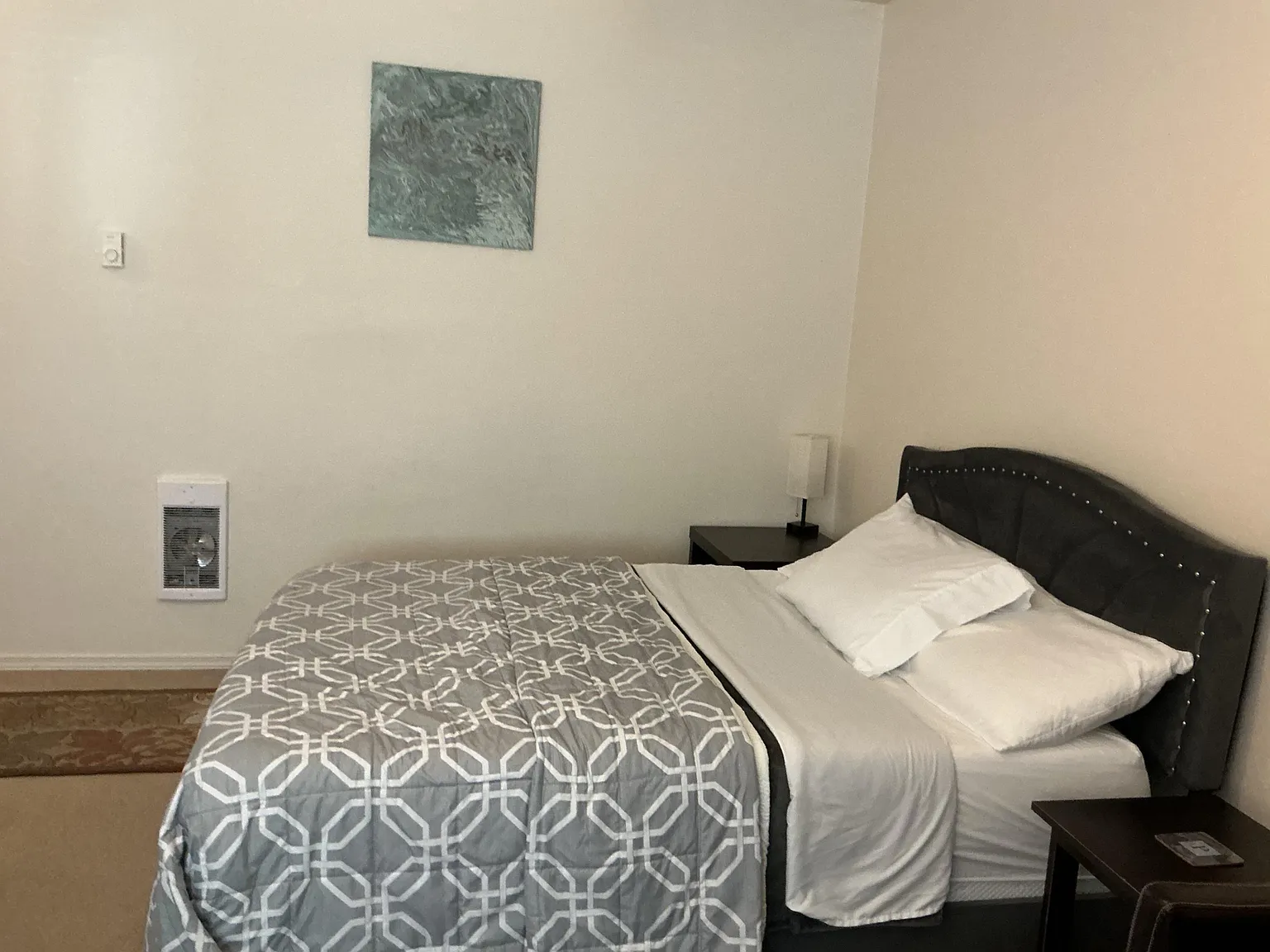 1 bed, 1.0 bath, 2200 sqft, $1,274 — Photo 4