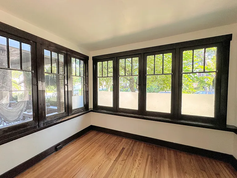 7104 Schoyer Ave — Photo 4