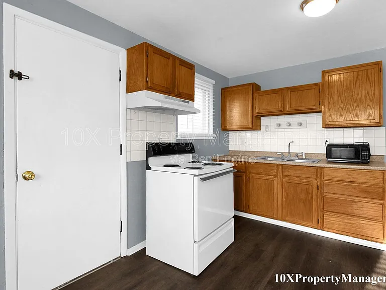 2459 Hiawatha St — Photo 9