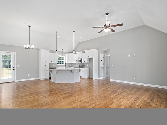 3rd image of 1540 Old Hwy #49