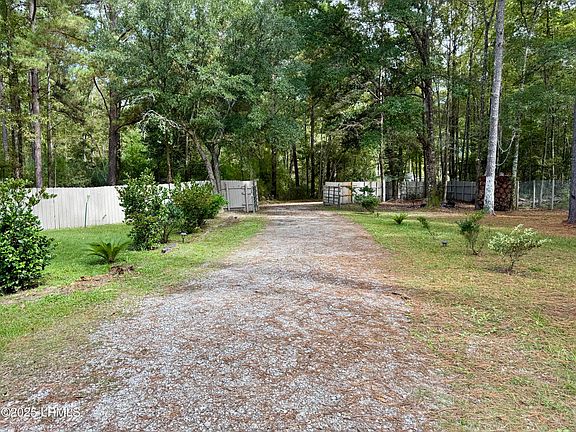 5th image of 235 Forest Cv