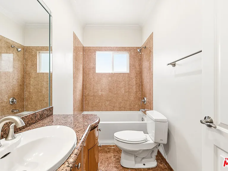 23114 Mariano St — Photo 45