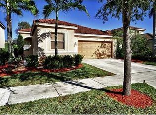 1719 Winterberry Ln, Weston, FL 33327
