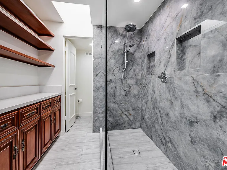 9507 W Olympic Blvd — Photo 24