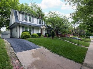 6707 Linden Rd, Kansas City, MO 64113