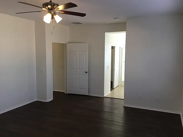 5308 S 53rd Ln — Photo 10