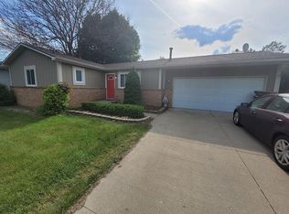 6388 Wildflower Ln, Brighton, MI