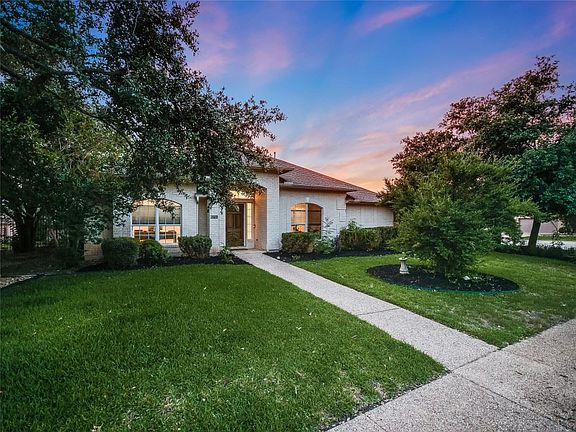 2nd image of 6701 Yaupon Dr