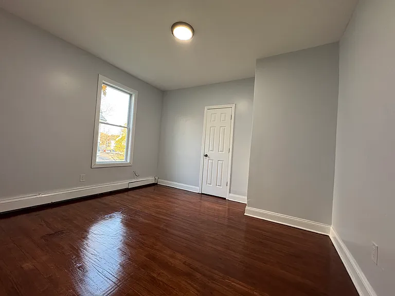 19 Laurel St #2 — Photo 6