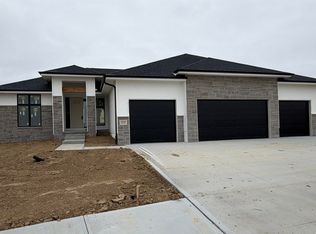 19505 Allied St, Elkhorn, NE 68022