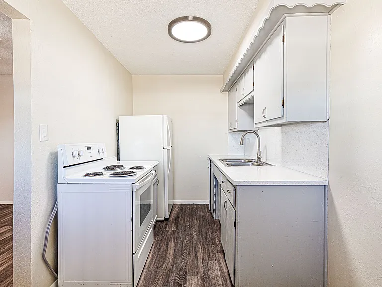 You will love this updated 1 bed, 1 bath! — Photo 7