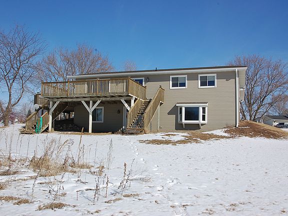 Enjoy large Yard & 2 Decks