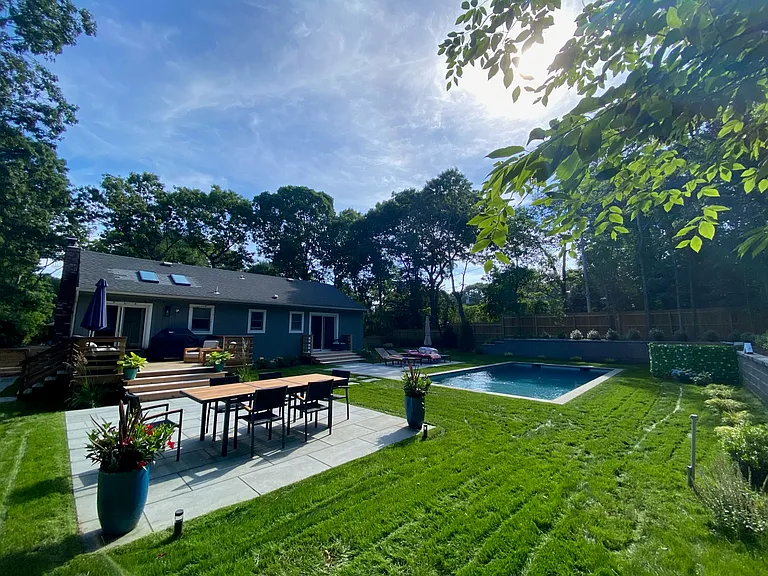 36 Crystal Dr — Photo 5
