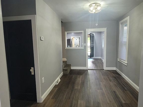 5th image of 603 Maple St
