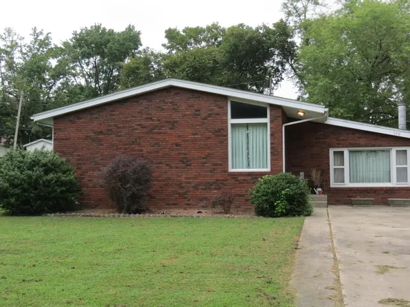 520 E Cedar Ave, Du Quoin, IL 62832