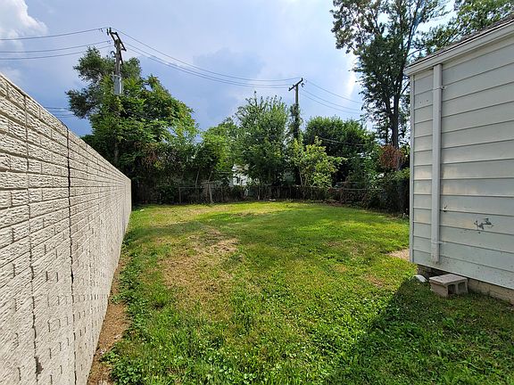 3rd image of 7592 Hupp Ave