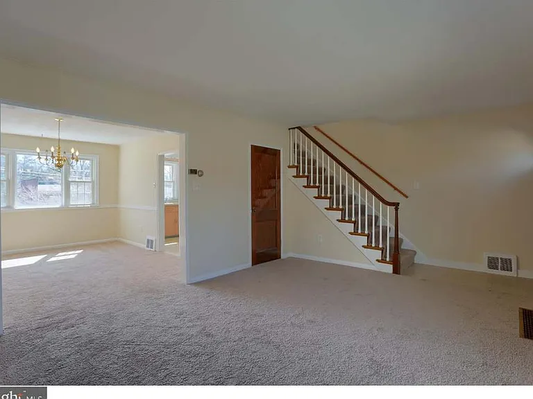 205 Sycamore Rd — Photo 5