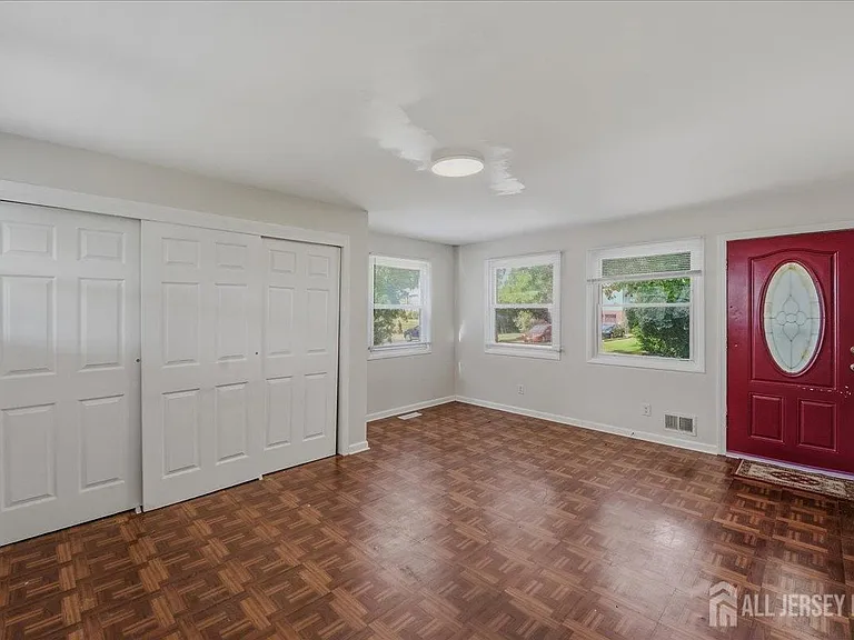 126 Orange St — Photo 3