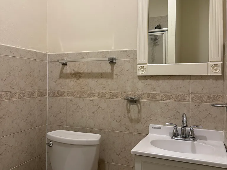 702 Willow Ave #4 — Photo 9