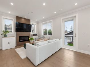 2876 Clark Dr, Vancouver, BC V5N 3G2