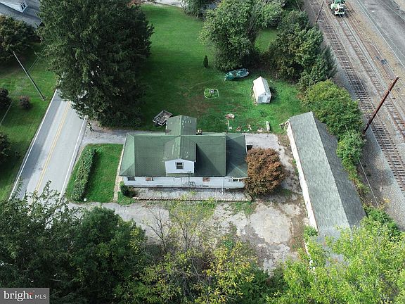 4th image of 3611 Hazelwood Ave