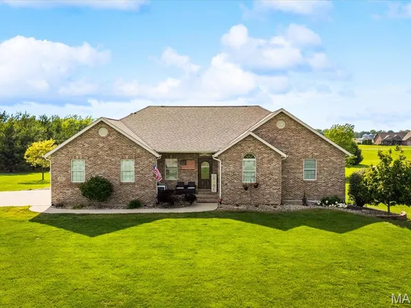 3527 Boomerang Dr, Marine, IL 62061