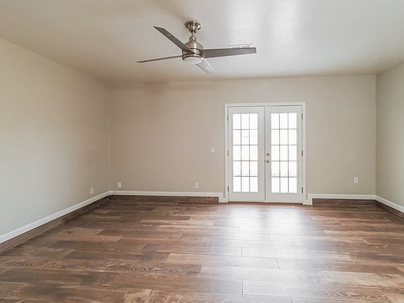 4th image of 2405 Elwood Dr