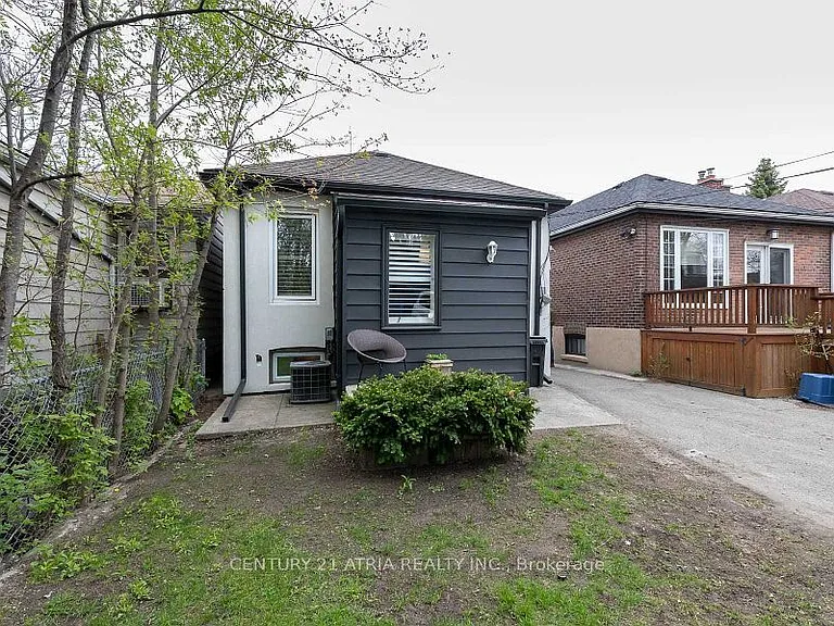 639 Mortimer Ave — Photo 12